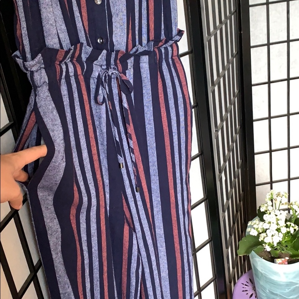 Cute Romper w/ Pockets!